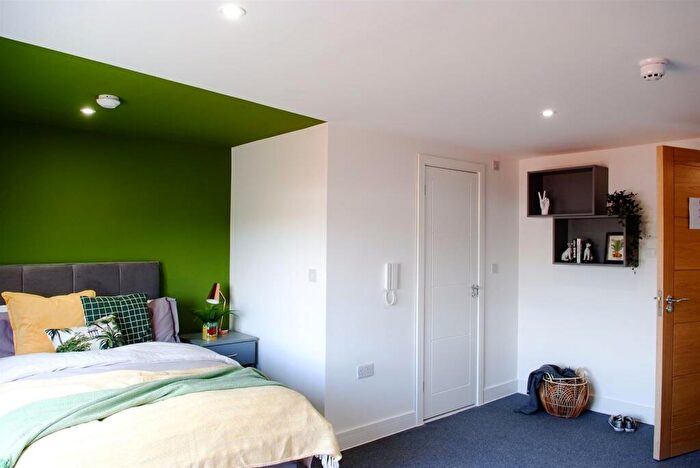 1 Bedroom Flat To Rent In Straits Parade, Bristol, BS16