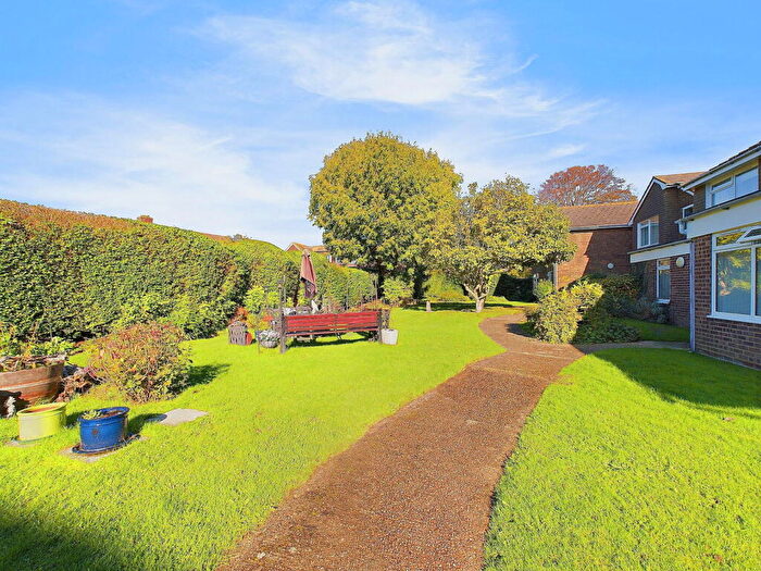 1 Bedroom Flat For Sale In Crabtree Lane, Lancing, BN15