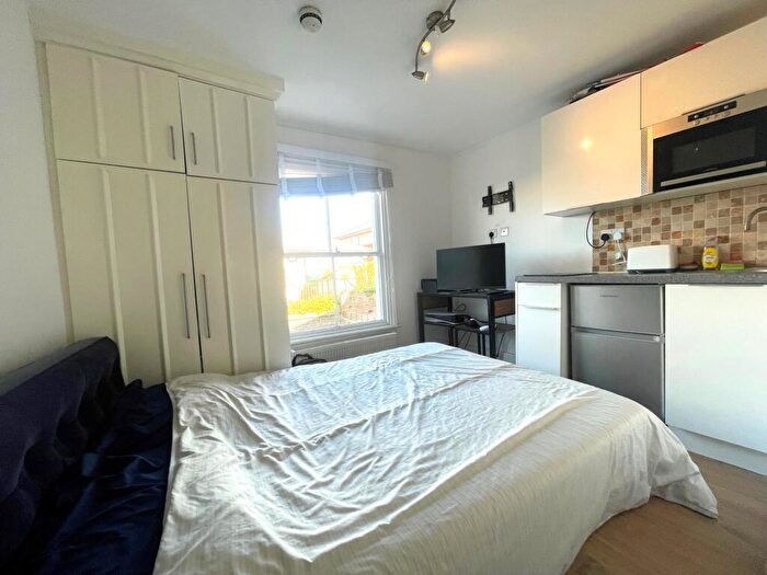 Flat To Rent In Digby Crescent, Finsbury Park, N4