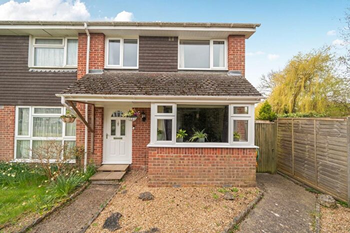 3 Bedroom Semi-Detached House For Sale In Crofton Close, Waterlooville, PO7