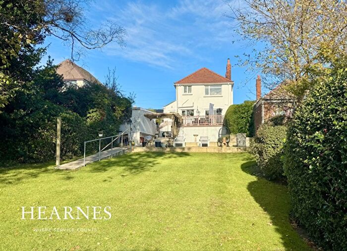 3 Bedroom Detached House For Sale In Evering Avenue, Poole, BH12