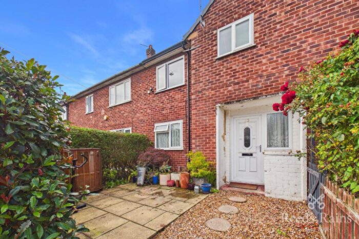 2 Bedroom Apartment For Sale In Swalecliff Avenue, Manchester, Greater Manchester, M23