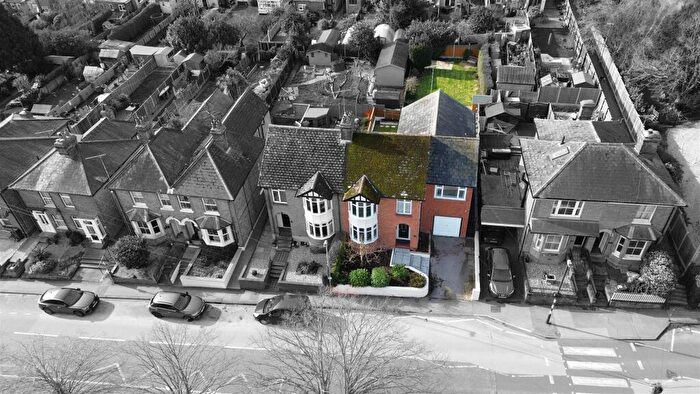 5 Bedroom Semi-Detached House For Sale In Fambridge Road, Maldon, CM9