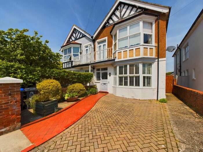 2 Bedroom Flat To Rent In Church Walk, Worthing, BN11