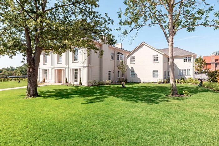 2 Bedroom Flat For Sale In Stratford Road, Henley In Arden, Warwickshire, B95