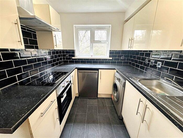 1 Bedroom Flat To Rent In Turnstone Close, Plaistow, E13