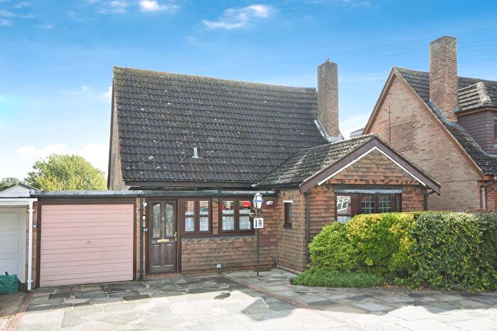 3 Bedroom Detached House For Sale In Shortcroft, Kelvedon Hatch, Brentwood, CM15