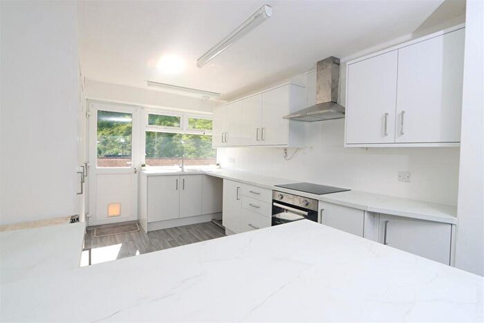 3 Bedroom Detached House To Rent In Thicknall Drive, Stourbridge, DY9