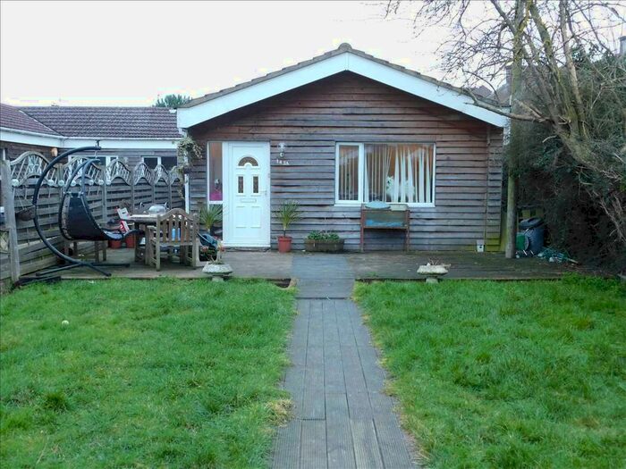 2 Bedroom Bungalow To Rent In Napier Road, Gillingham, Gillingham ME7
