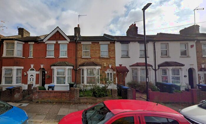 4 Bedroom Property To Rent In Clive Road, Enfield, EN1