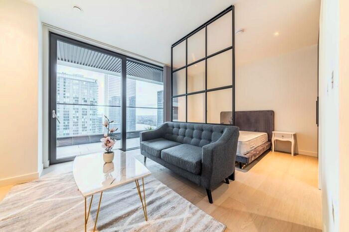 Studio To Rent In Wards Place, London, E14