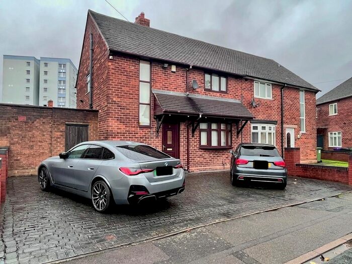 3 Bedroom Property To Rent In Church Green, Bilston, WV14