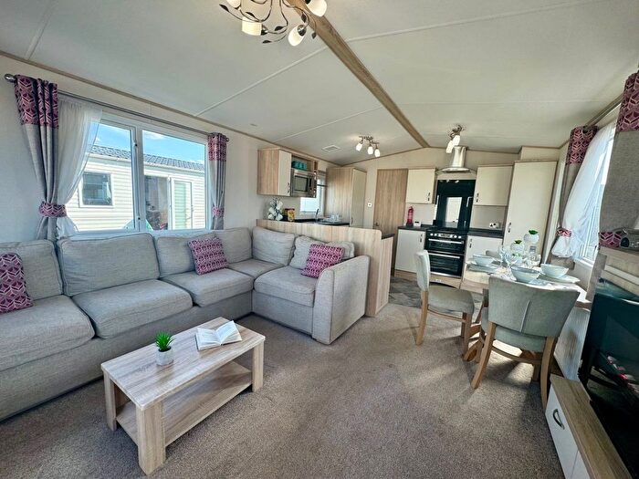 2 Bedroom Park Home For Sale In St. Johns Road, Whitstable, CT5