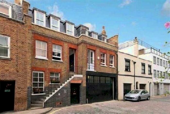 3 Bedroom Flat To Rent In Weymouth Mews, London, W1G