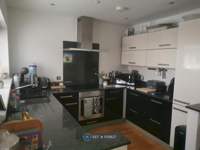 2 Bedroom Flat To Rent In Sea Towers South, Westgate On Sea, CT8