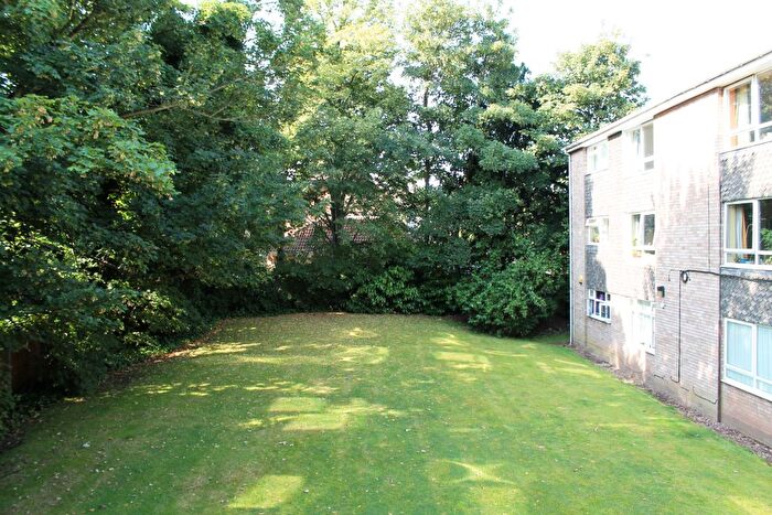 1 Bedroom Flat To Rent In Forest Court, Birmingham, B13