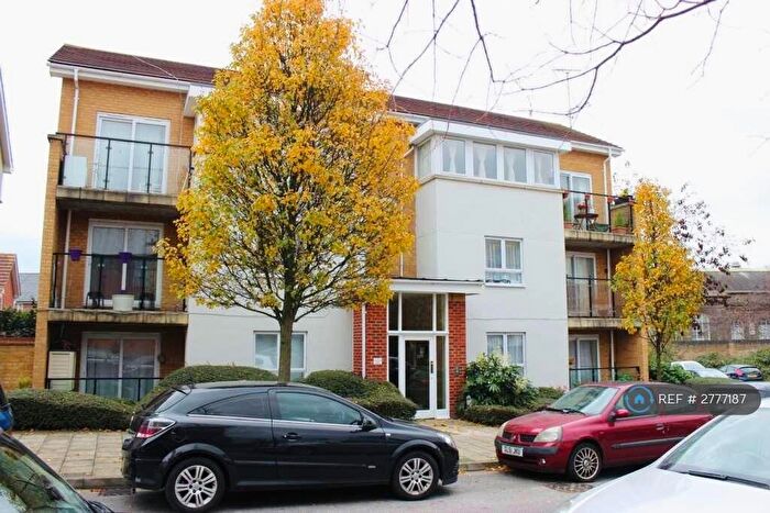 2 Bedroom Flat To Rent In Erebus Drive, London, SE28