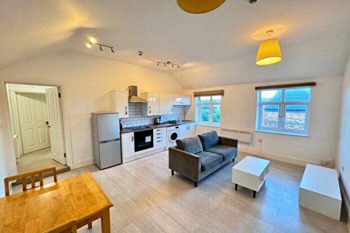 2 Bedroom Flat To Rent In Town Street, Nottingham, NG16