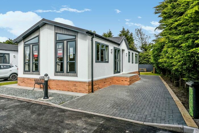 2 Bedroom Mobile Home For Sale In Stopgate Lane, Simonswood, Liverpool, Lancashire, L33