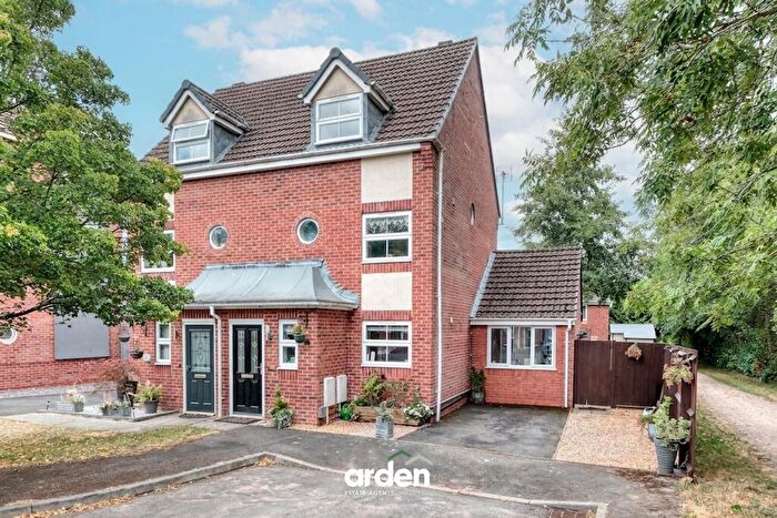 4 Bedroom Semi Detached House For Sale In Turnpike Lane, Redditch, B97