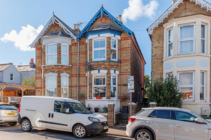 3 Bedroom Semi-Detached House For Sale In Chain Free Period Property - Gordon Road, Cowes, PO31