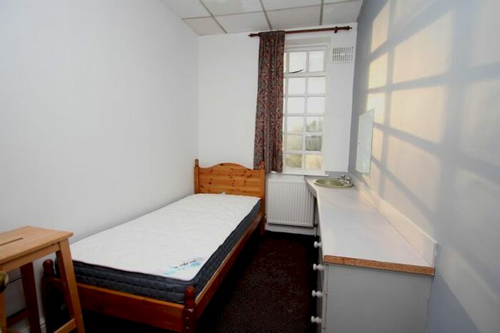 1 Bedroom Flat To Rent In The Circle, Barton Road, Stretford, Manchester, M32