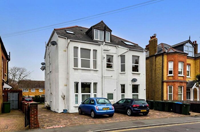 1 Bedroom Flat For Sale In Cambridge Road, Bromley North, Bromley, BR1