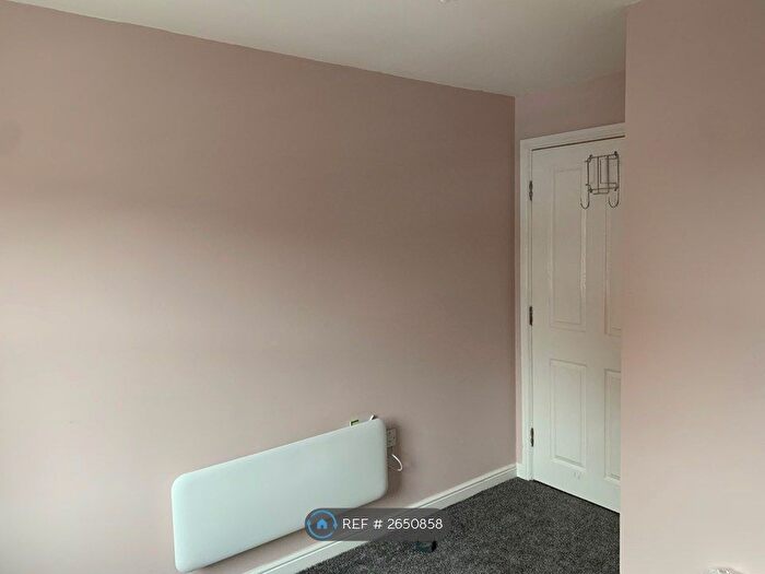 2 Bedroom Flat To Rent In Alma Wood Close, Chorley, PR7