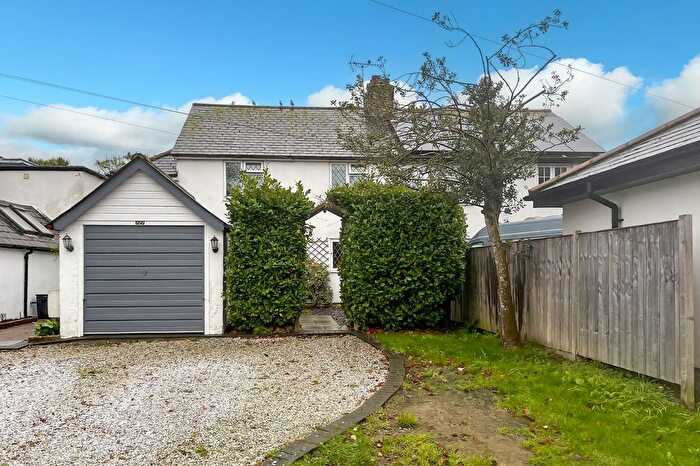 4 Bedroom Semi Detached House For Sale In North Lane, East Preston, Littlehampton, West Sussex, BN16