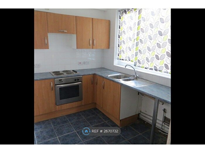 4 Bedroom Terraced House To Rent In Collins Street, Bristol, BS11