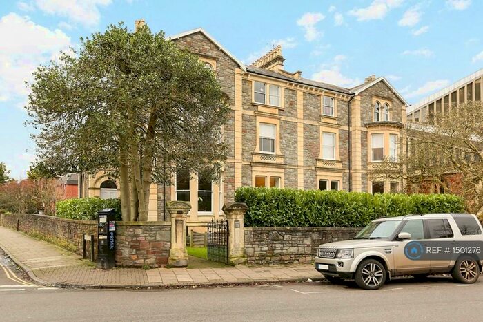 3 Bedroom Flat To Rent In Pembroke Road, Clifton, Bristol, BS8