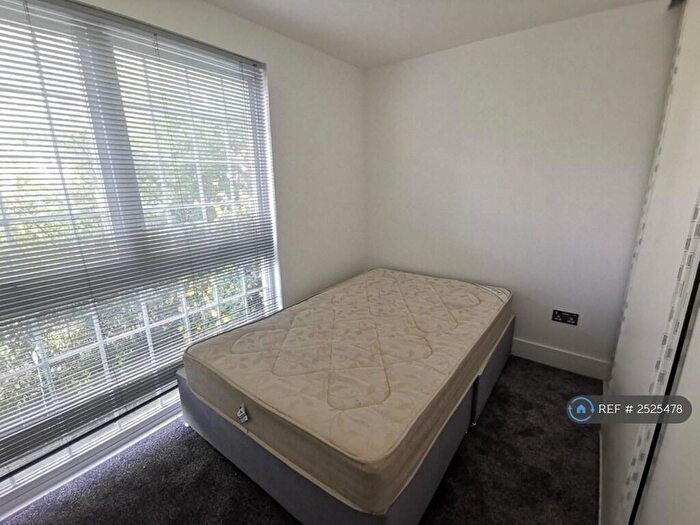 2 Bedroom Flat To Rent In Jameston, Bracknell, RG12