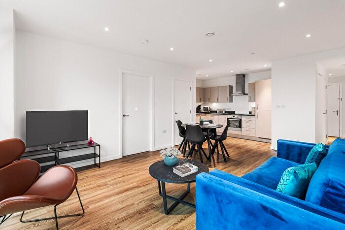 1 Bedroom Apartment To Rent In Silvertown Way, London, E16