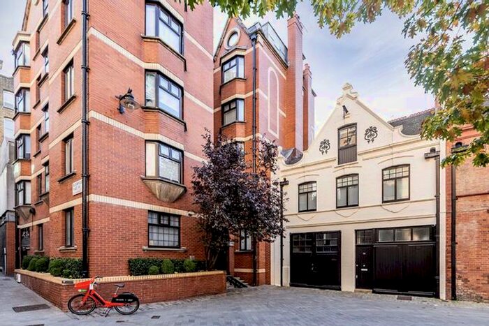 2 Bedroom Flat To Rent In Bourdon Street, London, W1K