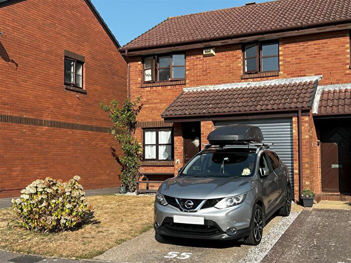 3 Bedroom Property For Sale In Taverner Close, Poole, BH15