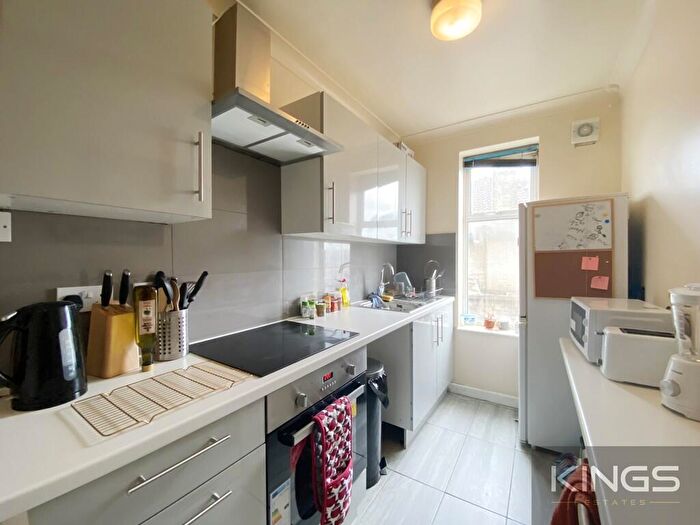 2 Bedroom Flat To Rent In Highfield Lane, SO17