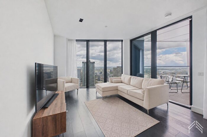 2 Bedroom Apartment To Rent In The Madison, Marsh Wall, Canary Wharf, E14
