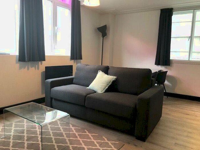 2 Bedroom Flat To Rent In North House, North John Street, L2