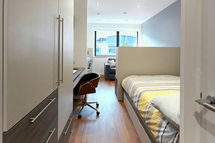 Studio To Rent In Wade Lane, Leeds, LS2