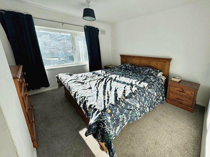 3 Bedroom Semi-Detached House For Sale In Lime Grove, Ryton, NE40