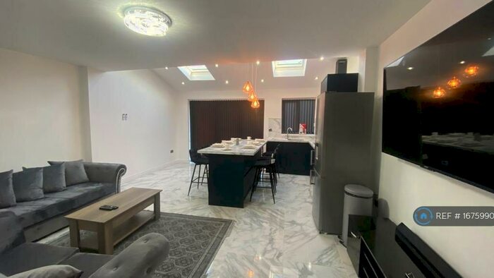 3 Bedroom Semi-Detached House To Rent In Marton Grange, Prestwich, Manchester, M25