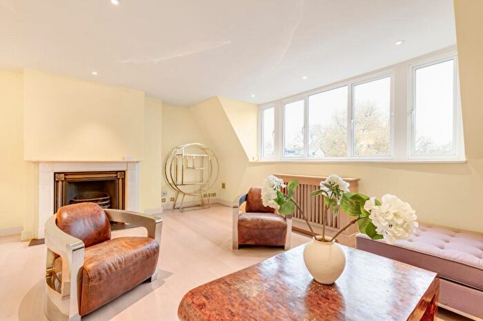 2 Bedroom Flat To Rent In Elm Park Gardens, London, SW10