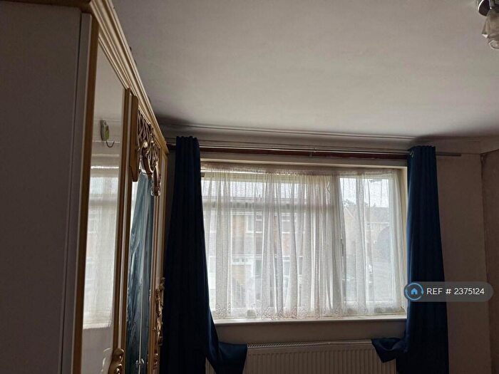 3 Bedroom Terraced House To Rent In Goodman Park, Slough, SL2