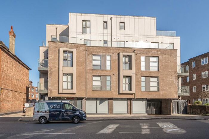 2 Bedroom Flat For Sale In Brent Street, Hendon, NW4