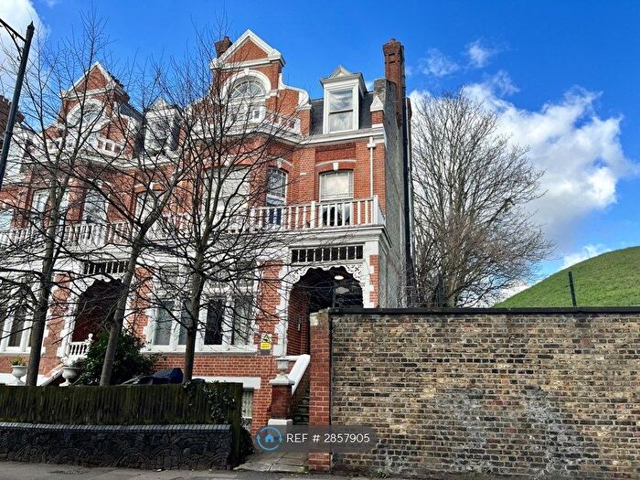 Studio To Rent In Hornsey Lane, London, N6