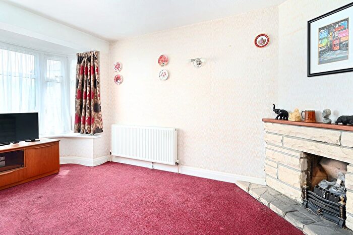 3 Bedroom Semi-Detached House For Sale In Victoria Road, Shoreham, West Sussex, BN43