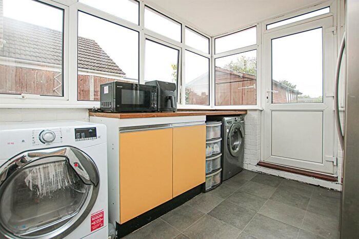 3 Bedroom Detached Bungalow For Sale In Melrose Gardens, Newmarket, CB8