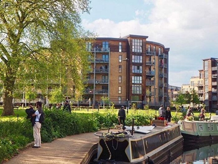 2 Bedroom Flat To Rent In Lockwood House, Harry Zeital Way, Upper Clapton, E5