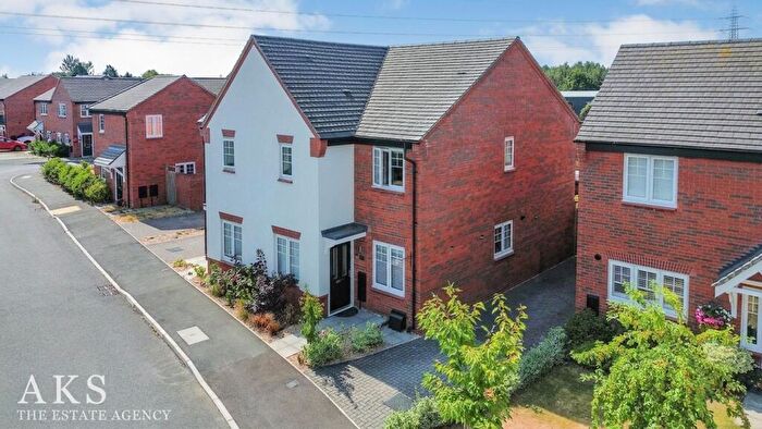 3 Bedroom Semi-Detached House For Sale In Astley Gardens, Hilton, DE65