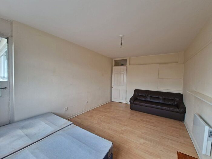 1 Bedroom Flat To Rent In Capworth Street, Leyton, E10